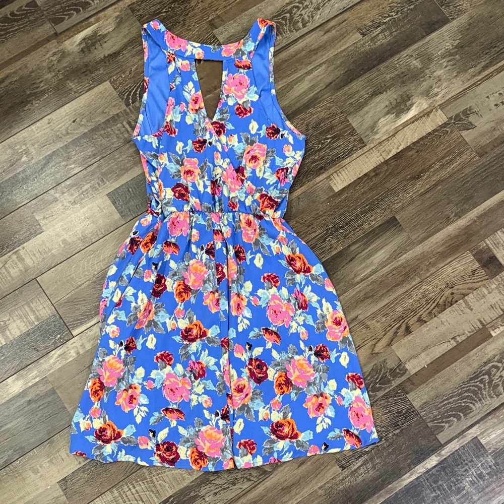 Lush‎ Blue Floral Keyhole Casual Dress - Picture 3 of 3